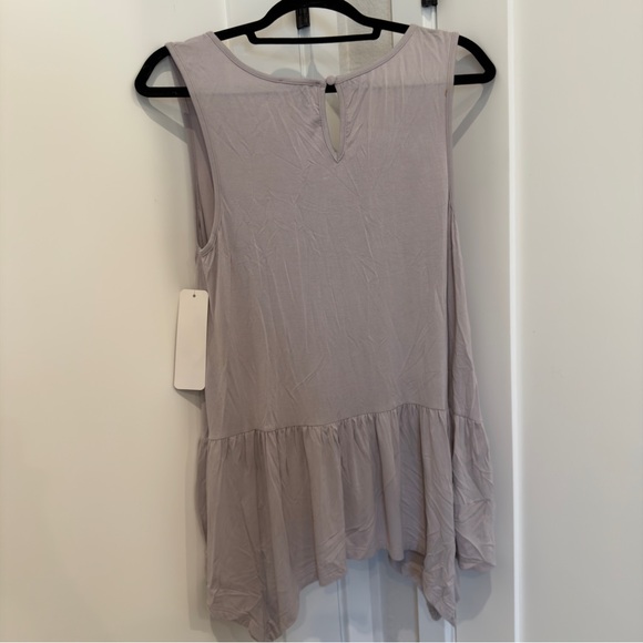 NWT Lavender Sleeveless Top with Lace Detail - Picture 7 of 7